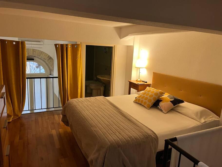 Апартаменти Casa Vacanza Al Bastione Di Saint Remy Кальярі Екстер'єр фото